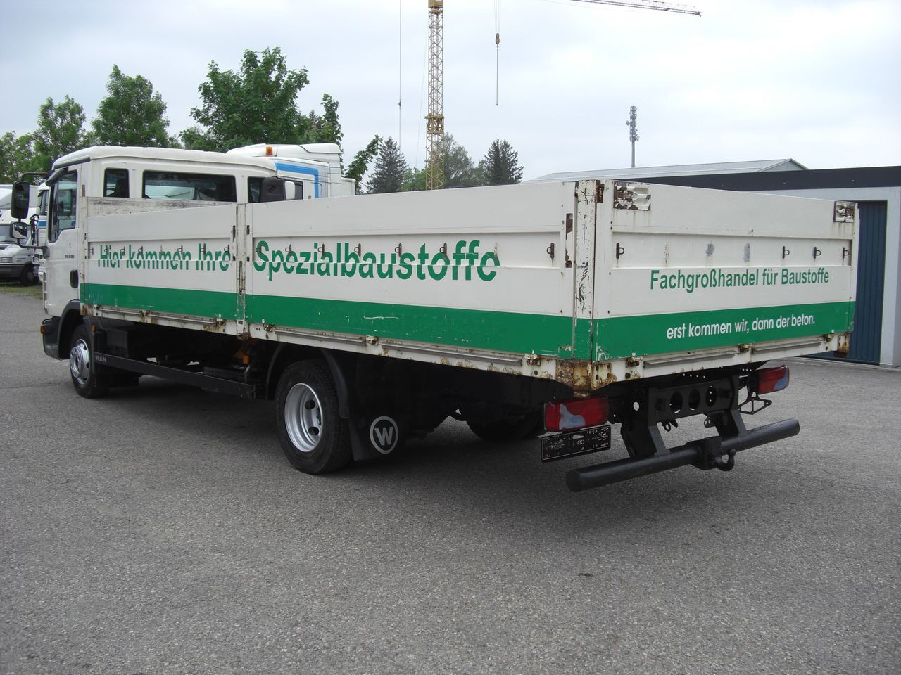 MAN 8180L Baustoffpritsche MAN 8180L Baustoffpritsche - Kamioncine me karroceri: foto 4 MAN 8180L Baustoffpritsche MAN 8180L Baustoffpritsche - Kamioncine me karroceri: foto 4