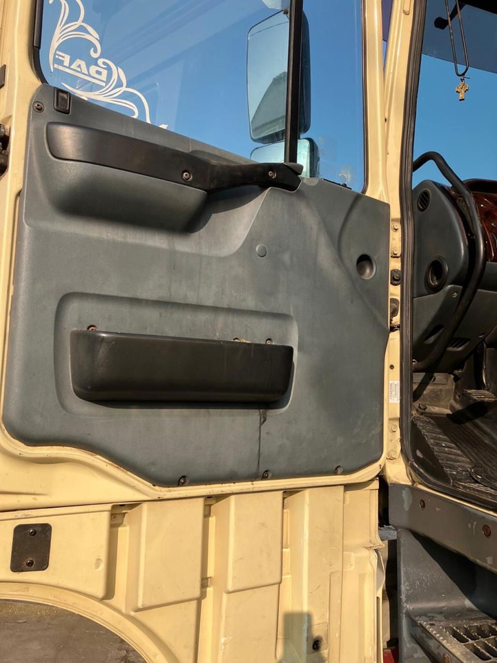 DAF XF 95 430 Platform - Kamion me karroceri të hapur: foto 4 DAF XF 95 430 Platform - Kamion me karroceri të hapur: foto 4