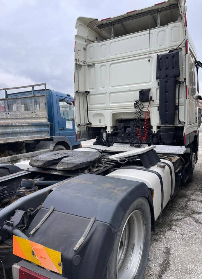 DAF XF 105 - Gjysmë-kamion: foto 3 DAF XF 105 - Gjysmë-kamion: foto 3