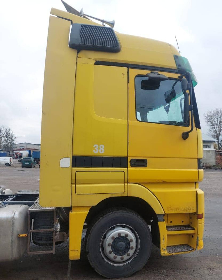 MERCEDES-BENZ Actros - Gjysmë-kamion: foto 5 MERCEDES-BENZ Actros - Gjysmë-kamion: foto 5