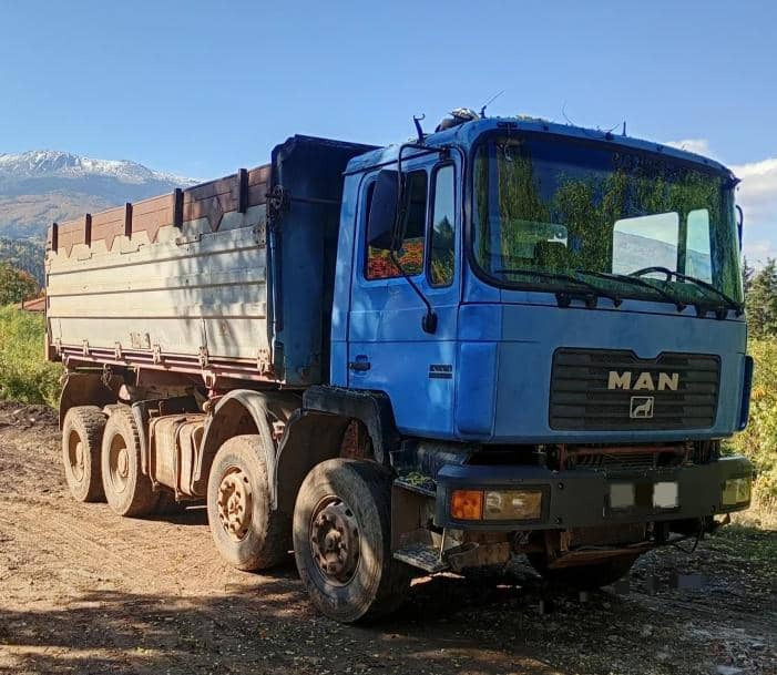 MAN 41.402 - Kamion vetëshkarkues: foto 1 MAN 41.402 - Kamion vetëshkarkues: foto 1