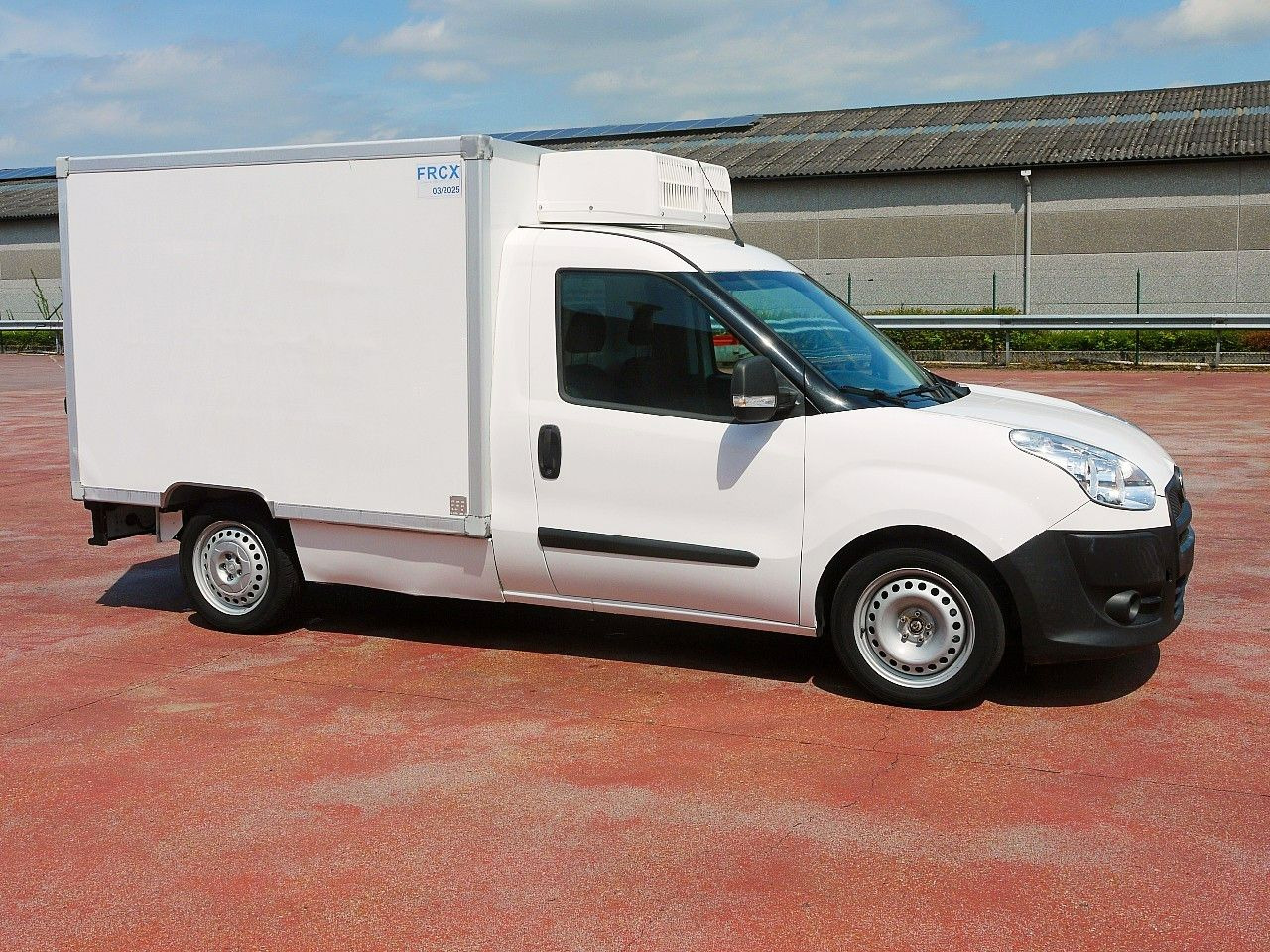Fiat DOBLO 1.6 KUHKOFFER RELEC FROID TR22 -20C - Furgon frigorifer: foto 3 Fiat DOBLO 1.6 KUHKOFFER RELEC FROID TR22 -20C - Furgon frigorifer: foto 3