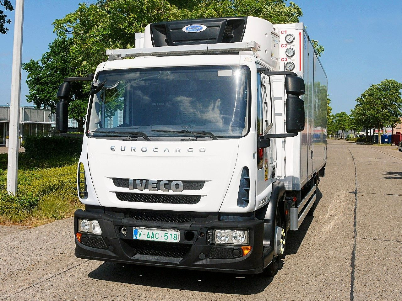 Iveco 140E19 EUROCARGO KUHLKOFFER CARRIER SUPRA 1250MT - Kamion frigorifer: foto 1 Iveco 140E19 EUROCARGO KUHLKOFFER CARRIER SUPRA 1250MT - Kamion frigorifer: foto 1
