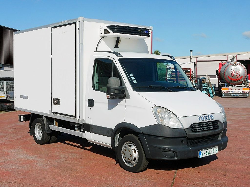 Iveco 35C13 DAILY KUHLKOFFER CARRIER XARIOS 300 -20C Iveco 35C13 DAILY KUHLKOFFER CARRIER XARIOS 300 -20C - Furgon frigorifer: foto 2 Iveco 35C13 DAILY KUHLKOFFER CARRIER XARIOS 300 -20C Iveco 35C13 DAILY KUHLKOFFER CARRIER XARIOS 300 -20C - Furgon frigorifer: foto 2