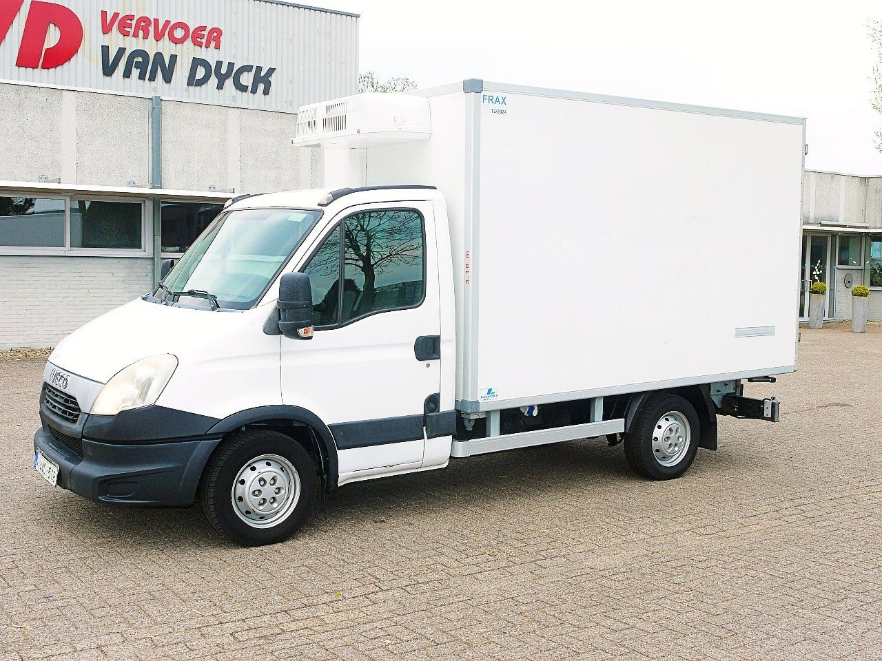 Iveco 35S13 DAILY KUHLKOFFER RELEC FROID -20C - Furgon frigorifer: foto 3 Iveco 35S13 DAILY KUHLKOFFER RELEC FROID -20C - Furgon frigorifer: foto 3