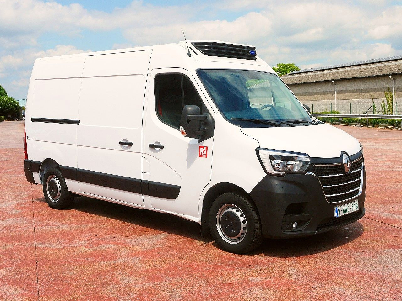 Renault MASTER KUHLKASTENWAGEN CARRIER XARIOS 350 -29c - Furgon frigorifer: foto 2 Renault MASTER KUHLKASTENWAGEN CARRIER XARIOS 350 -29c - Furgon frigorifer: foto 2
