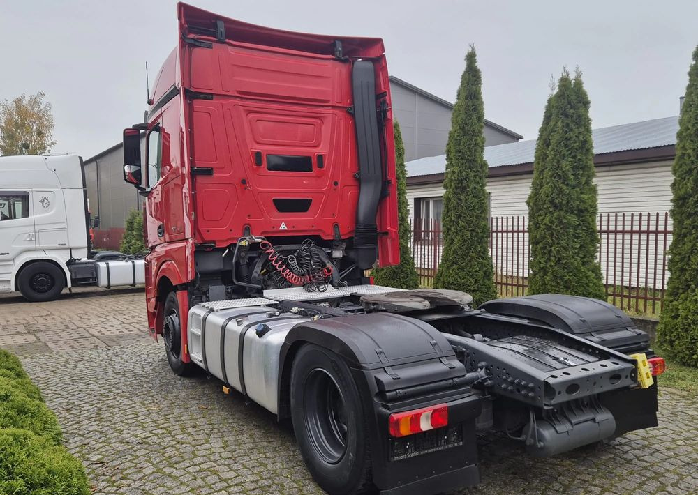 Mercedes-Benz 1845 - Gjysmë-kamion: foto 4 Mercedes-Benz 1845 - Gjysmë-kamion: foto 4