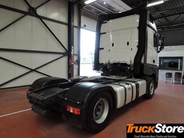 Mercedes-Benz Actros 1851 6X NEUE REIFEN LS - Gjysmë-kamion: foto 4 Mercedes-Benz Actros 1851 6X NEUE REIFEN LS - Gjysmë-kamion: foto 4