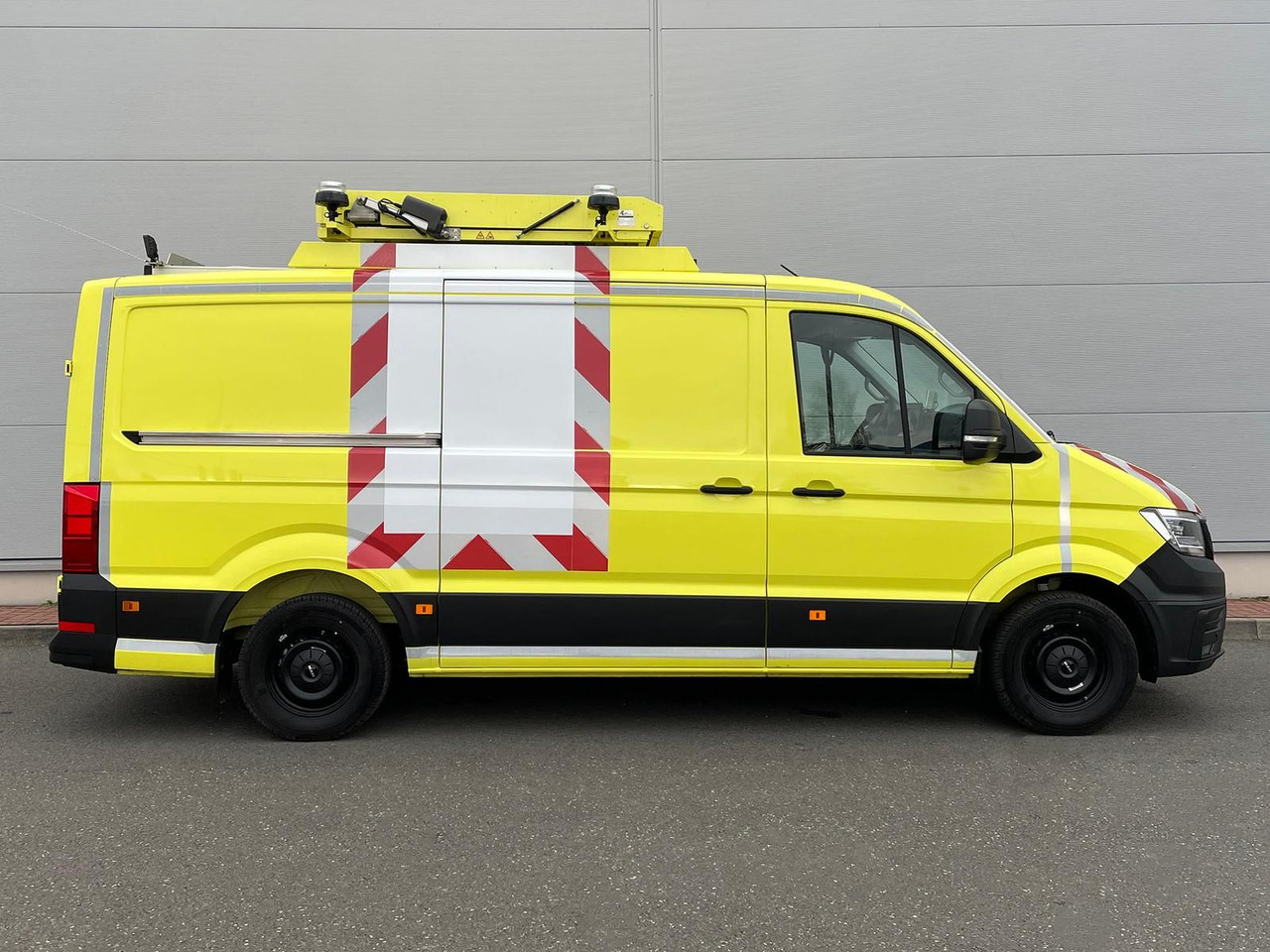 MAN TGE 3.180 L3H2 BF4 BEGLEITFAHRZEUG STANDHZ ACC - Furgon: foto 5 MAN TGE 3.180 L3H2 BF4 BEGLEITFAHRZEUG STANDHZ ACC - Furgon: foto 5