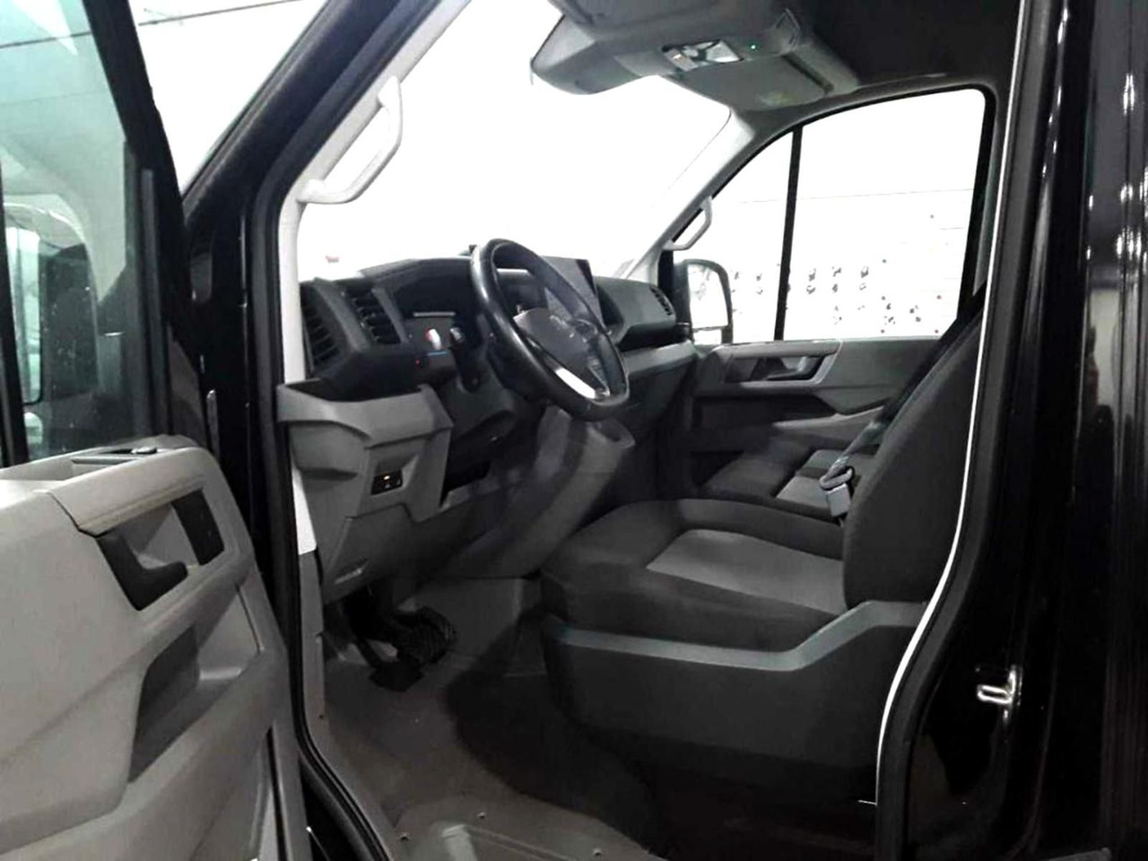 Volkswagen Crafter Kasten 35 L3H3 NAVI KLIMA DAB PDC - Furgon pasagjerësh: foto 3 Volkswagen Crafter Kasten 35 L3H3 NAVI KLIMA DAB PDC - Furgon pasagjerësh: foto 3