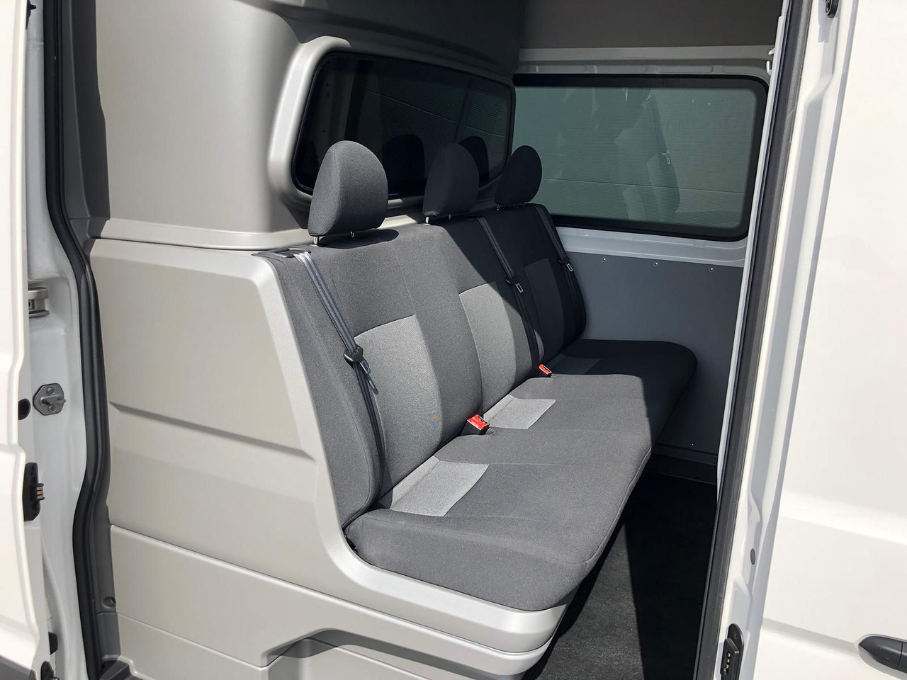 Volkswagen Crafter MIXTO 35 L4H3 KAMERA KLIMA SITZHZ DAB - Furgon, Kamioncine dopio kabinë: foto 3 Volkswagen Crafter MIXTO 35 L4H3 KAMERA KLIMA SITZHZ DAB - Furgon, Kamioncine dopio kabinë: foto 3