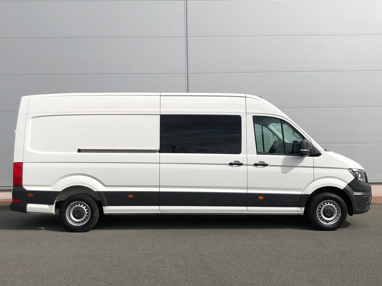 Volkswagen Crafter MIXTO 35 L4H3 KAMERA KLIMA SITZHZ DAB - Furgon, Kamioncine dopio kabinë: foto 4 Volkswagen Crafter MIXTO 35 L4H3 KAMERA KLIMA SITZHZ DAB - Furgon, Kamioncine dopio kabinë: foto 4