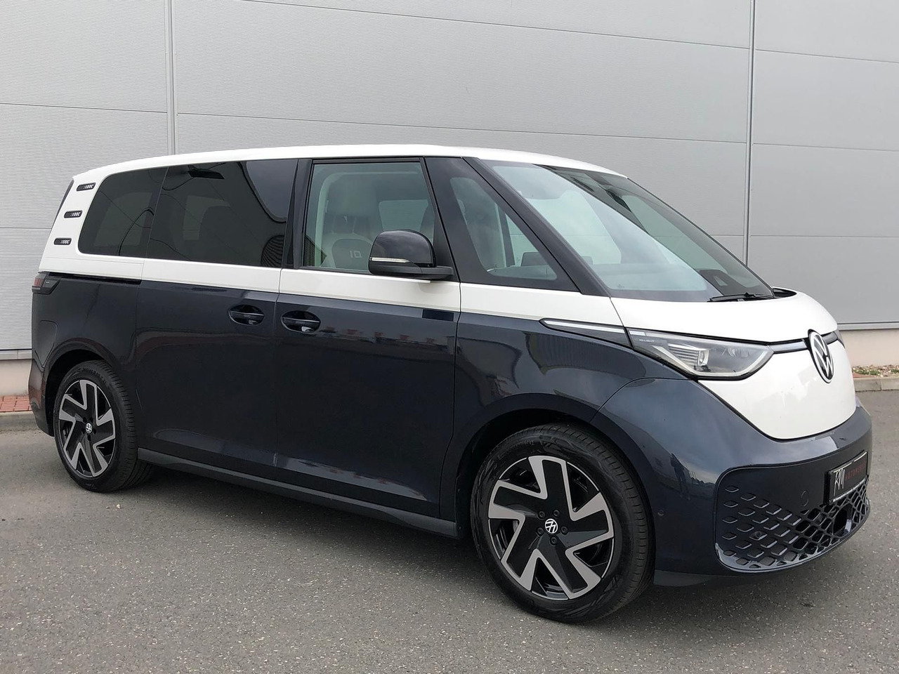 Volkswagen ID. Buzz 150 kW Pro AHK ACC MATRIX LED KEYLESS - Furgon pasagjerësh, Furgon elektrik: foto 2 Volkswagen ID. Buzz 150 kW Pro AHK ACC MATRIX LED KEYLESS - Furgon pasagjerësh, Furgon elektrik: foto 2