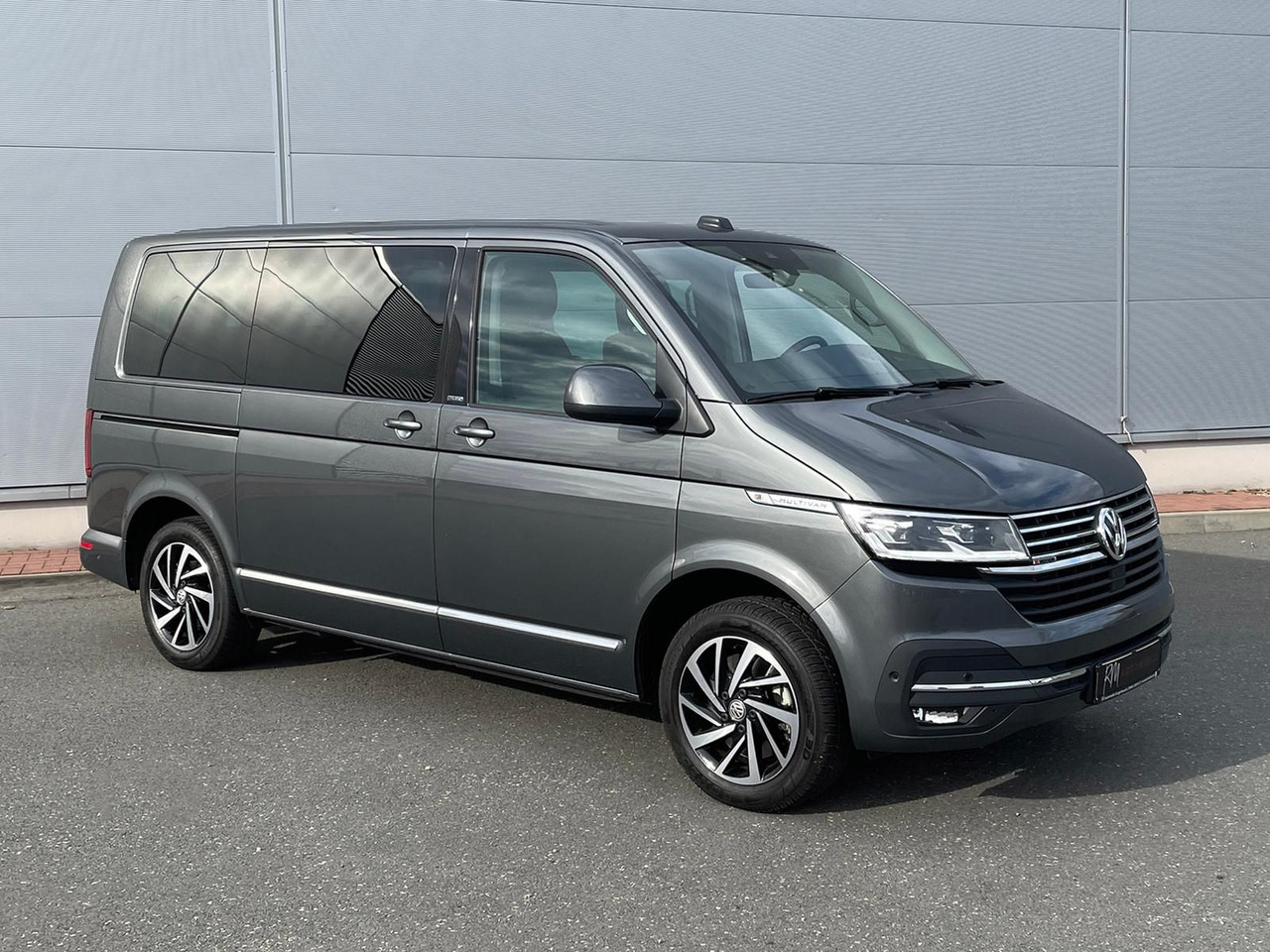 Volkswagen T6.1 Multivan Comfortline 4M ACC KAMERA SITZHZ - Minibus, Furgon pasagjerësh: foto 2 Volkswagen T6.1 Multivan Comfortline 4M ACC KAMERA SITZHZ - Minibus, Furgon pasagjerësh: foto 2