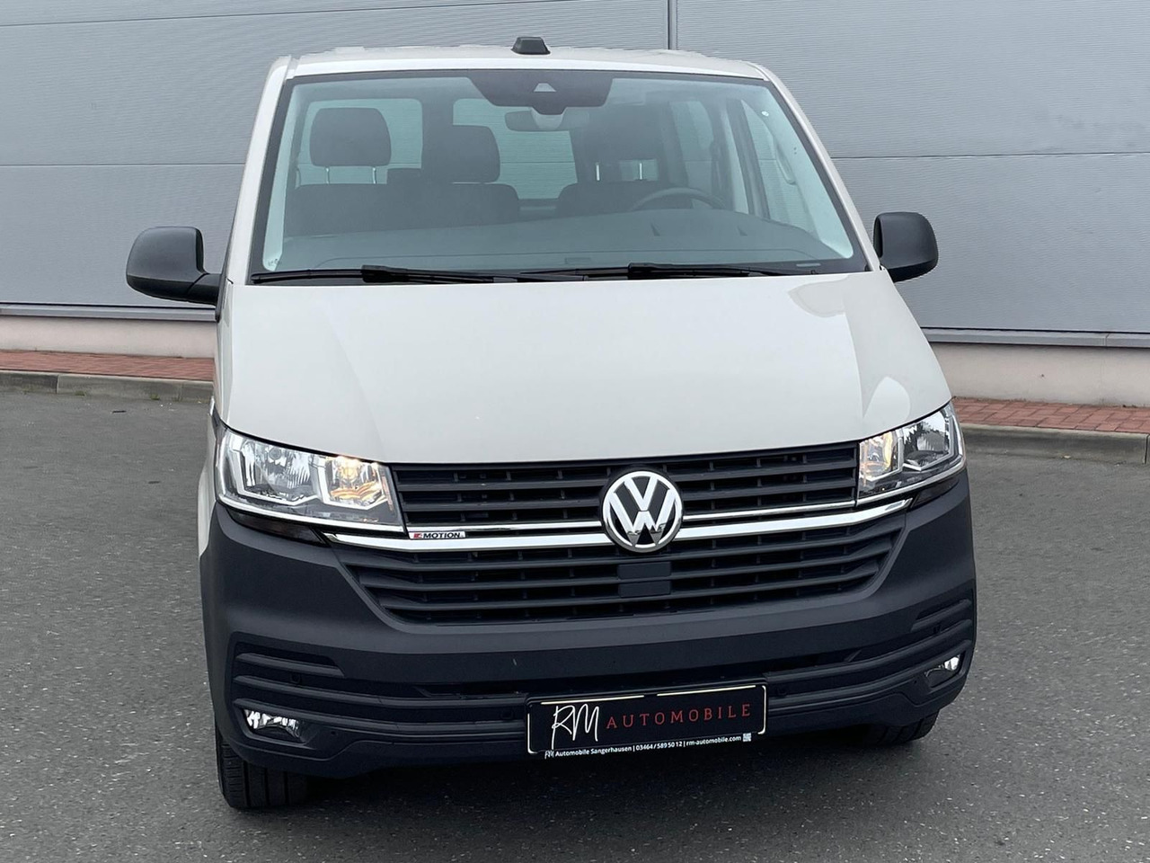 Volkswagen T6.1 Transporter 2.0 TDI lang 4MOTION SITZHZ NAV - Veturë: foto 3 Volkswagen T6.1 Transporter 2.0 TDI lang 4MOTION SITZHZ NAV - Veturë: foto 3