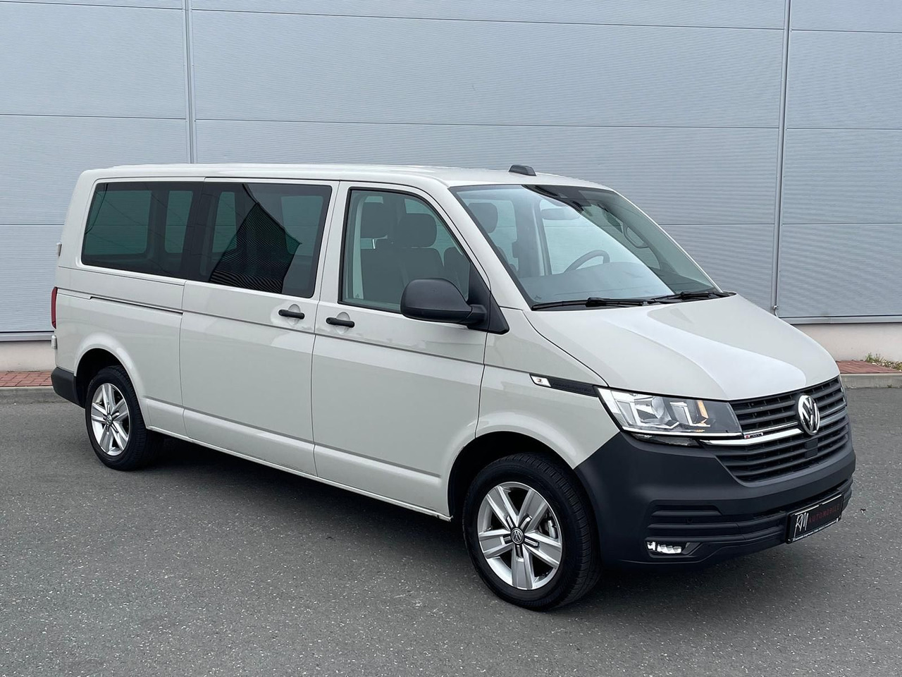 Volkswagen T6.1 Transporter 2.0 TDI lang 4MOTION SITZHZ NAV - Veturë: foto 2 Volkswagen T6.1 Transporter 2.0 TDI lang 4MOTION SITZHZ NAV - Veturë: foto 2