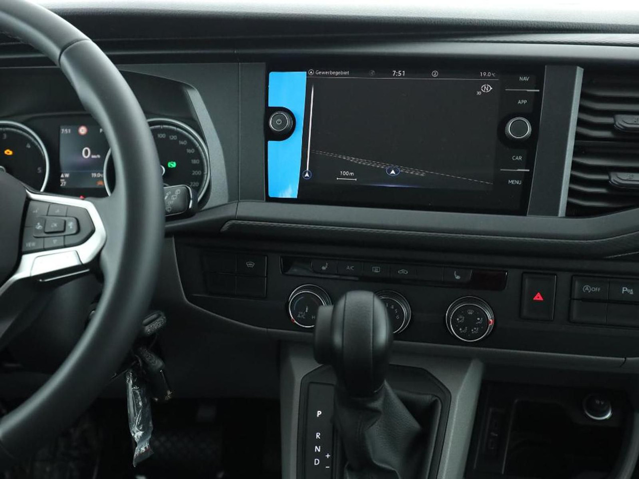 Volkswagen T6.1 Transporter Kombi KR Autom. LED TEMP SITZHZ - Minibus, Furgon pasagjerësh: foto 5 Volkswagen T6.1 Transporter Kombi KR Autom. LED TEMP SITZHZ - Minibus, Furgon pasagjerësh: foto 5