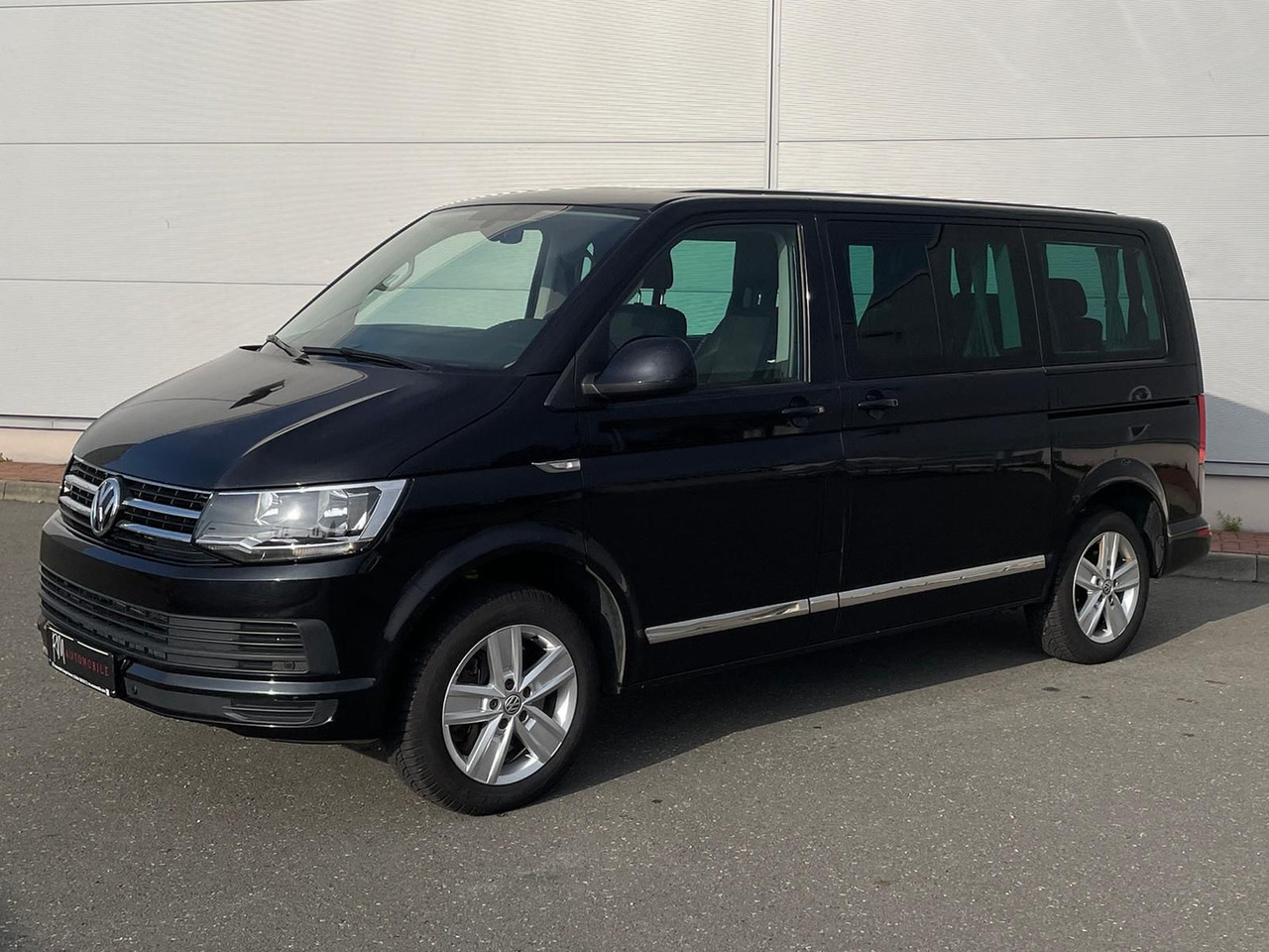 Volkswagen T6 Multivan Comfortline 4M AHK STANDHZ SITZH DAB - Minibus, Furgon pasagjerësh: foto 1 Volkswagen T6 Multivan Comfortline 4M AHK STANDHZ SITZH DAB - Minibus, Furgon pasagjerësh: foto 1