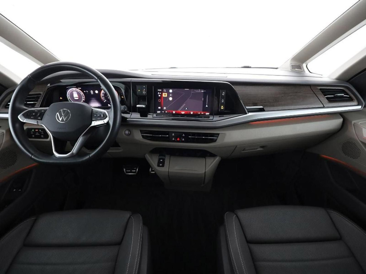 Volkswagen T7 Multivan Style eHybrid LR 4MOTION AHK ACC - Minibus, Furgon pasagjerësh: foto 4 Volkswagen T7 Multivan Style eHybrid LR 4MOTION AHK ACC - Minibus, Furgon pasagjerësh: foto 4