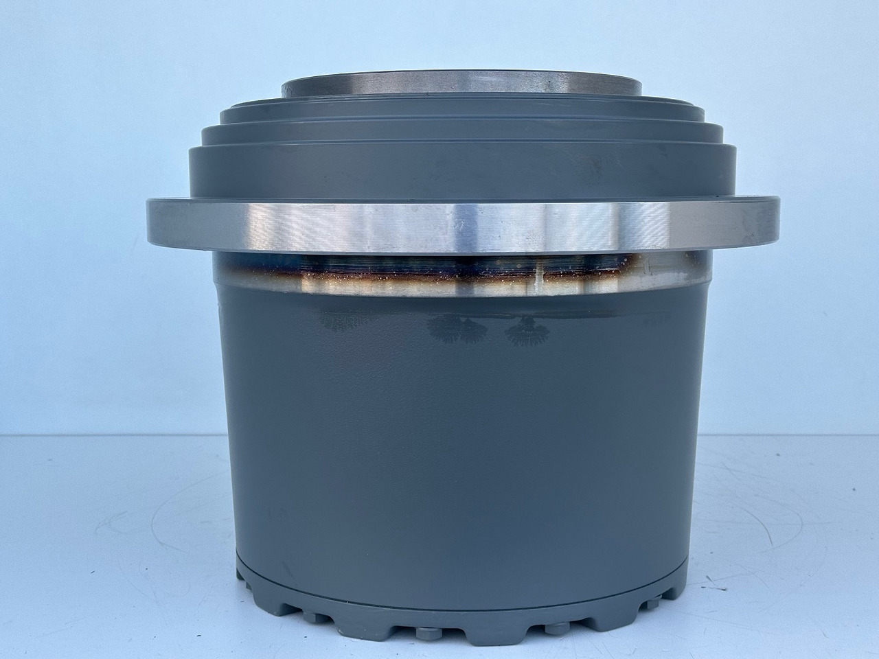 LIEBHERR Original Liebherr Fahrantrieb Typ:LPI0700 30S 0002 00 mit ID-Nr.12891035 – ID-Nr.12977341. R922-1487, R924-1677, R926 K-LC-1827, R926-1715. #12891035.545-01664# - Transmisioni përfundimtar për Ekskavator me zinxhirë: foto 2 LIEBHERR Original Liebherr Fahrantrieb Typ:LPI0700 30S 0002 00 mit ID-Nr.12891035 – ID-Nr.12977341. R922-1487, R924-1677, R926 K-LC-1827, R926-1715. #12891035.545-01664# - Transmisioni përfundimtar për Ekskavator me zinxhirë: foto 2