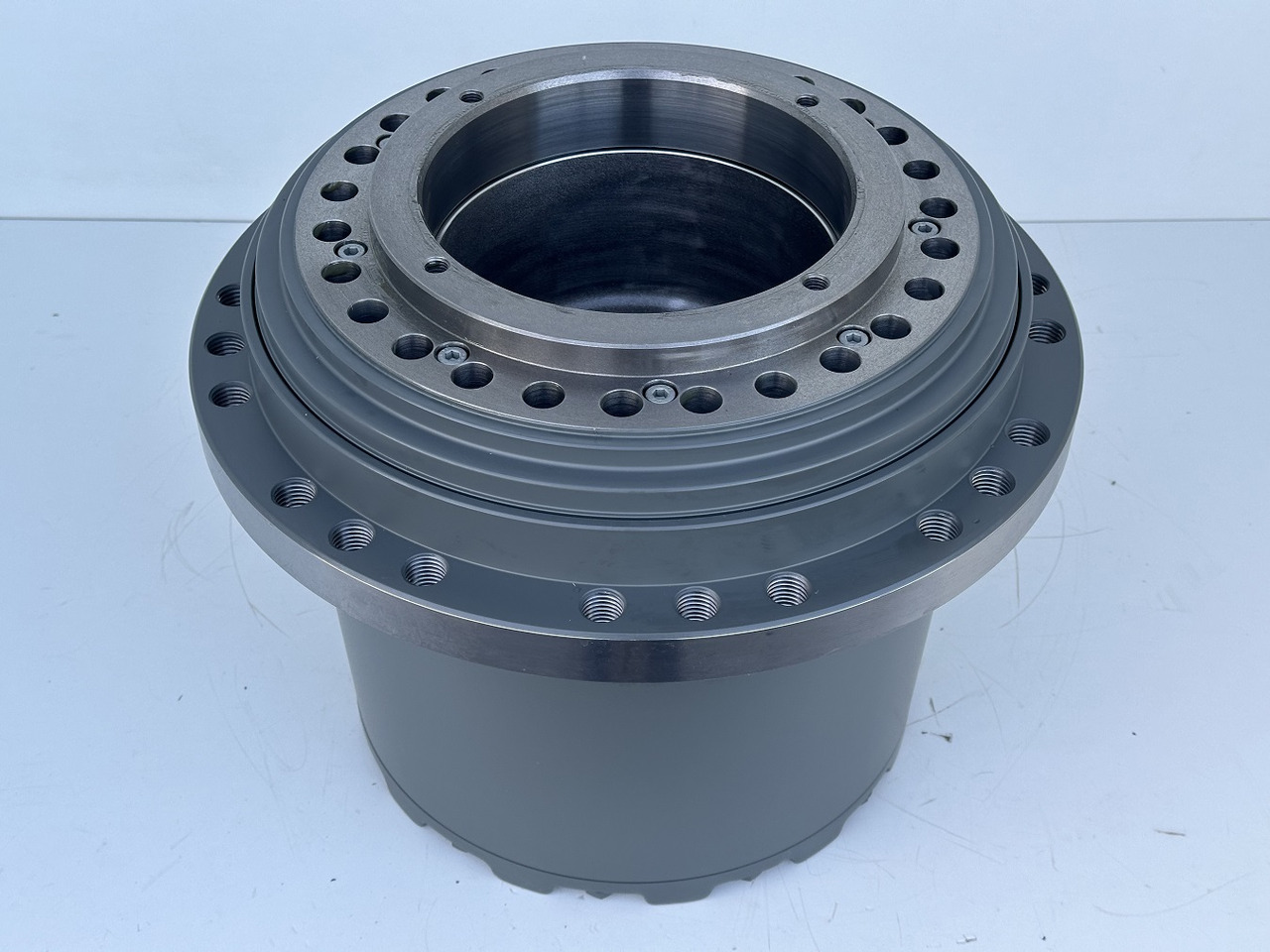 LIEBHERR Original Liebherr Fahrantrieb Typ:LPI0700 30S 0002 00 mit ID-Nr.12891035 – ID-Nr.12977341. R922-1487, R924-1677, R926 K-LC-1827, R926-1715. #12891035.545-01664# - Transmisioni përfundimtar për Ekskavator me zinxhirë: foto 1 LIEBHERR Original Liebherr Fahrantrieb Typ:LPI0700 30S 0002 00 mit ID-Nr.12891035 – ID-Nr.12977341. R922-1487, R924-1677, R926 K-LC-1827, R926-1715. #12891035.545-01664# - Transmisioni përfundimtar për Ekskavator me zinxhirë: foto 1