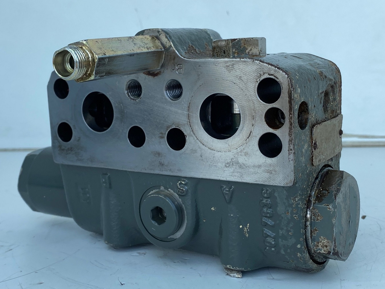 Liebherr Bremsventil ID-Nr.10471957. LOS914, LOS924, R902, R904, R912, R914, R922, R924, R924 COMP, R924 COMPA. #STM20.05## - Transmisioni përfundimtar për Ekskavator me zinxhirë: foto 5 Liebherr Bremsventil ID-Nr.10471957. LOS914, LOS924, R902, R904, R912, R914, R922, R924, R924 COMP, R924 COMPA. #STM20.05## - Transmisioni përfundimtar për Ekskavator me zinxhirë: foto 5