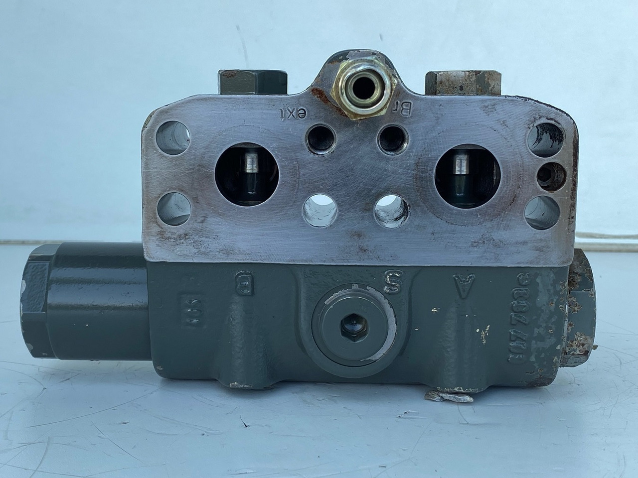 Liebherr Bremsventil ID-Nr.10471957. LOS914, LOS924, R902, R904, R912, R914, R922, R924, R924 COMP, R924 COMPA. #STM20.05## - Transmisioni përfundimtar për Ekskavator me zinxhirë: foto 3 Liebherr Bremsventil ID-Nr.10471957. LOS914, LOS924, R902, R904, R912, R914, R922, R924, R924 COMP, R924 COMPA. #STM20.05## - Transmisioni përfundimtar për Ekskavator me zinxhirë: foto 3