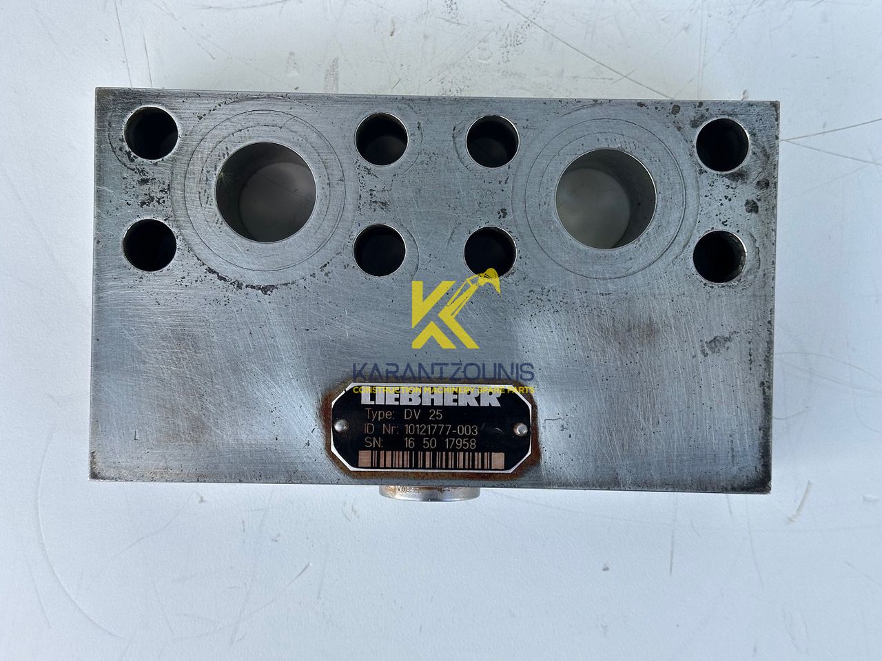 Liebherr Dämpfungsventil ID-Nr.10121777. P924 COMP, P926, R926, R916, R922, R924 COMP, R924, R926 COMP, R926, R930, R936, R946, R950 T, R960 T. #10121777.43199# - Motor rrotullues për Makineri ndërtimi: foto 5 Liebherr Dämpfungsventil ID-Nr.10121777. P924 COMP, P926, R926, R916, R922, R924 COMP, R924, R926 COMP, R926, R930, R936, R946, R950 T, R960 T. #10121777.43199# - Motor rrotullues për Makineri ndërtimi: foto 5