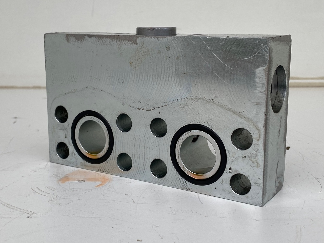 Liebherr Dämpfungsventil ID-Nr.10121777. P924 COMP, P926, R926, R916, R922, R924 COMP, R924, R926 COMP, R926, R930, R936, R946, R950 T, R960 T. #DÄ27652# - Motor rrotullues për Ekskavator: foto 3 Liebherr Dämpfungsventil ID-Nr.10121777. P924 COMP, P926, R926, R916, R922, R924 COMP, R924, R926 COMP, R926, R930, R936, R946, R950 T, R960 T. #DÄ27652# - Motor rrotullues për Ekskavator: foto 3