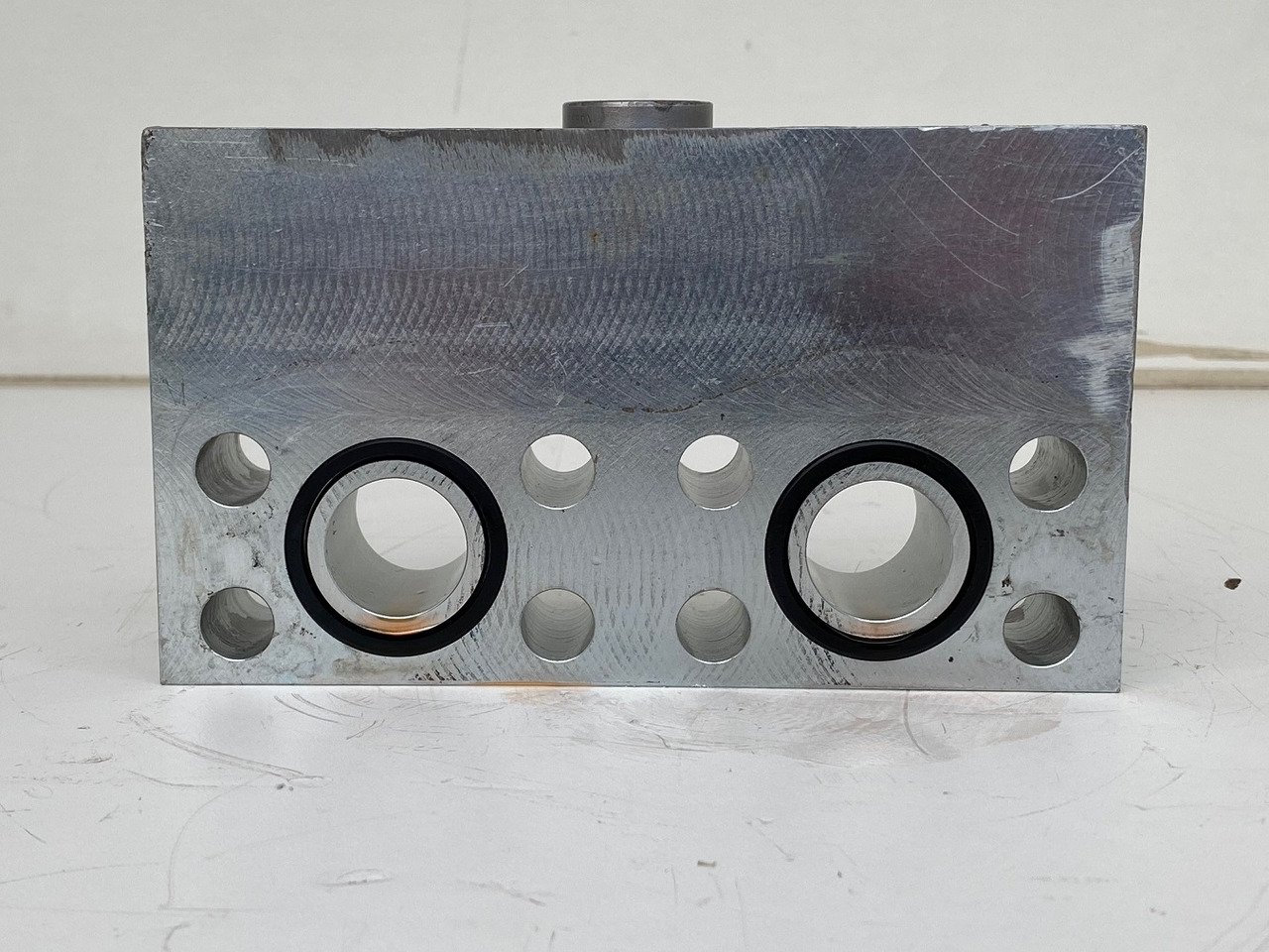 Liebherr Dämpfungsventil ID-Nr.10121777. P924 COMP, P926, R926, R916, R922, R924 COMP, R924, R926 COMP, R926, R930, R936, R946, R950 T, R960 T. #DÄ27652# - Motor rrotullues për Ekskavator: foto 5 Liebherr Dämpfungsventil ID-Nr.10121777. P924 COMP, P926, R926, R916, R922, R924 COMP, R924, R926 COMP, R926, R930, R936, R946, R950 T, R960 T. #DÄ27652# - Motor rrotullues për Ekskavator: foto 5