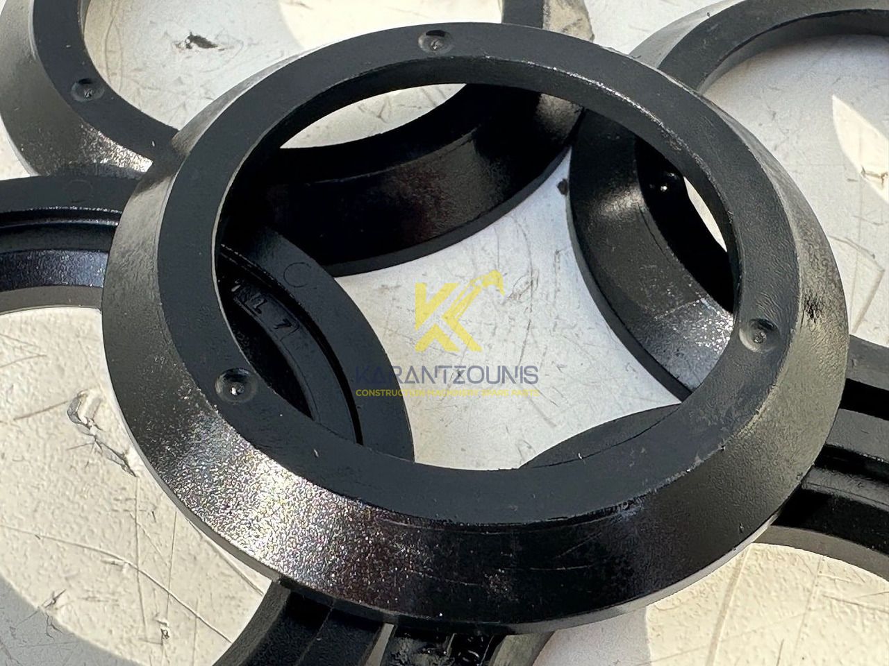 Liebherr Distanzscheibe ID-Nr.90205841. FAT350P126 - FAT350P138. R920 - R922 - R924 - R925 - R926 - R930 T. #90205841.11.11# - Kutia e marsheve për Makineri ndërtimi: foto 3 Liebherr Distanzscheibe ID-Nr.90205841. FAT350P126 - FAT350P138. R920 - R922 - R924 - R925 - R926 - R930 T. #90205841.11.11# - Kutia e marsheve për Makineri ndërtimi: foto 3