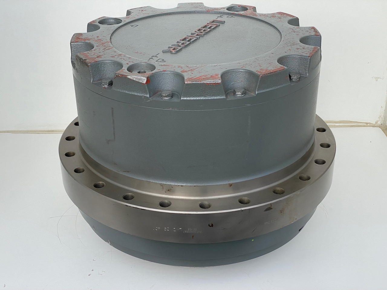 Liebherr Fahrantrieb FAT450P123, ID-Nr.90202516 - ID-Nr.90202517. LOS954, R940, R946, R950, R954, R956. #159-04# - Transmisioni përfundimtar për Ekskavator me zinxhirë: foto 1 Liebherr Fahrantrieb FAT450P123, ID-Nr.90202516 - ID-Nr.90202517. LOS954, R940, R946, R950, R954, R956. #159-04# - Transmisioni përfundimtar për Ekskavator me zinxhirë: foto 1