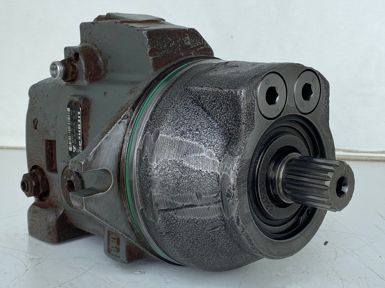 Liebherr Hydraulikeinbaumotor FMV075, ID-Nr.9073978. LOS914, LOS924, R902, R904, R912, R914, R922, R924, R924 COMP, R924 COMPA. #13038# - Motori hidraulik për Ekskavator me zinxhirë: foto 2 Liebherr Hydraulikeinbaumotor FMV075, ID-Nr.9073978. LOS914, LOS924, R902, R904, R912, R914, R922, R924, R924 COMP, R924 COMPA. #13038# - Motori hidraulik për Ekskavator me zinxhirë: foto 2