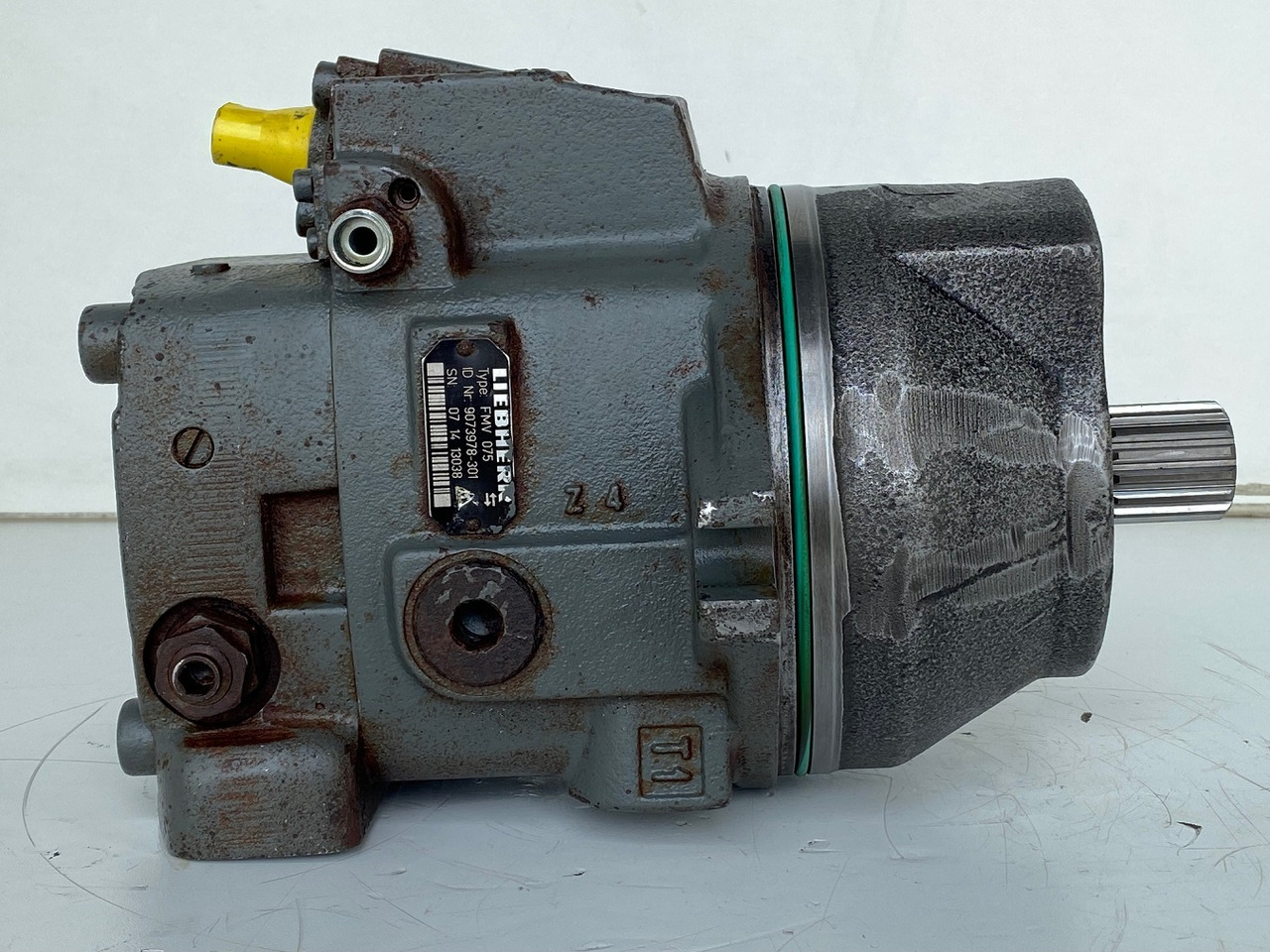 Liebherr Hydraulikeinbaumotor FMV075, ID-Nr.9073978. LOS914, LOS924, R902, R904, R912, R914, R922, R924, R924 COMP, R924 COMPA. #13038# - Motori hidraulik për Ekskavator me zinxhirë: foto 3 Liebherr Hydraulikeinbaumotor FMV075, ID-Nr.9073978. LOS914, LOS924, R902, R904, R912, R914, R922, R924, R924 COMP, R924 COMPA. #13038# - Motori hidraulik për Ekskavator me zinxhirë: foto 3