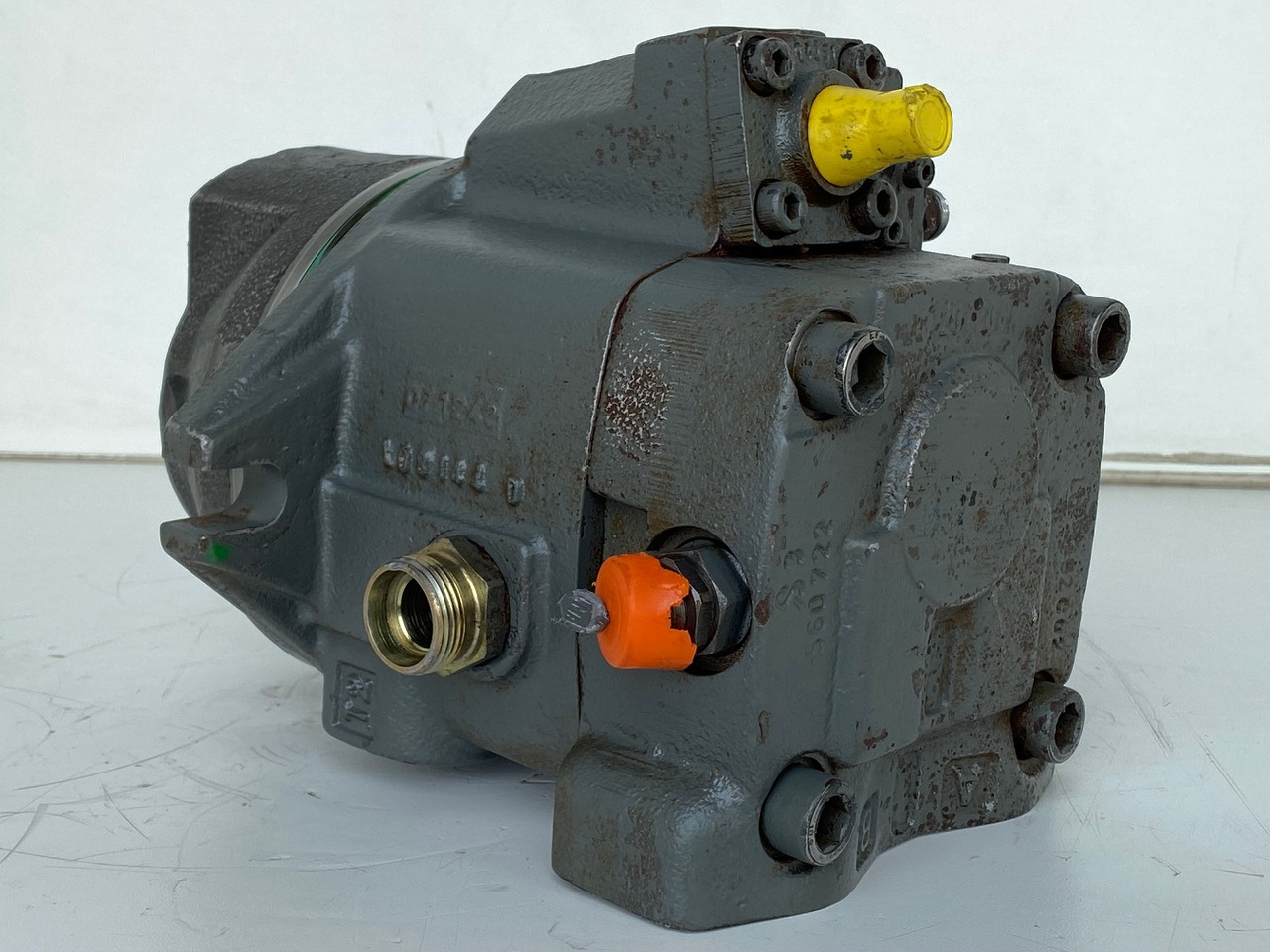 Liebherr Hydraulikeinbaumotor FMV075, ID-Nr.9073978. LOS914, LOS924, R902, R904, R912, R914, R922, R924, R924 COMP, R924 COMPA. #13038# - Motori hidraulik për Ekskavator me zinxhirë: foto 5 Liebherr Hydraulikeinbaumotor FMV075, ID-Nr.9073978. LOS914, LOS924, R902, R904, R912, R914, R922, R924, R924 COMP, R924 COMPA. #13038# - Motori hidraulik për Ekskavator me zinxhirë: foto 5