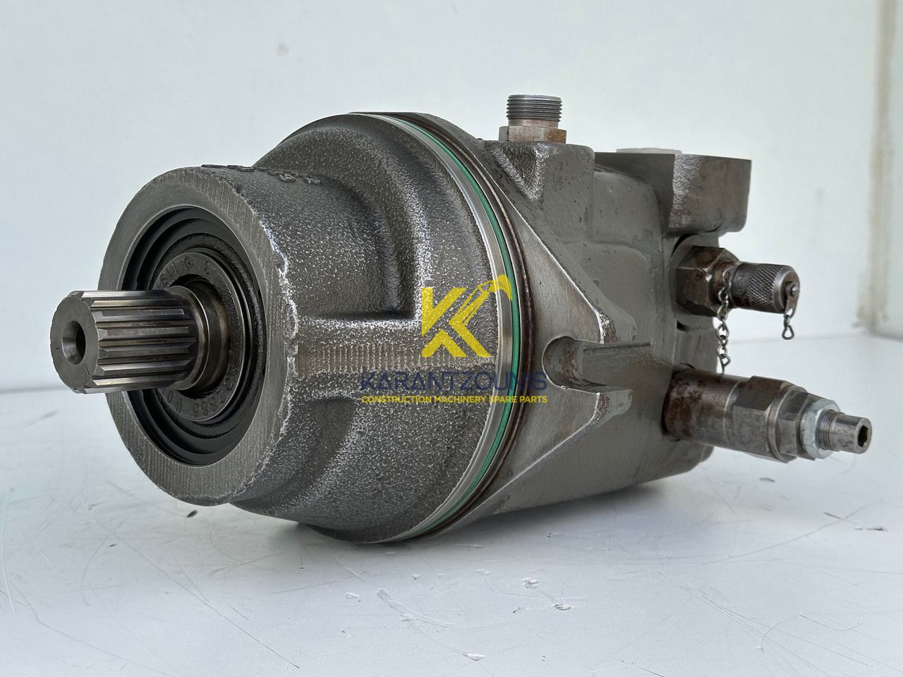 Liebherr Hydraulikeinbaumotor Typ:FMF058, ID-Nr.10122576 - ID-Nr.10145827 - ID-Nr.11371069. LOS1906, P924 COMP , R906, R906 PROTO, R916, R922, R924, R924 COMP, R926 COMP, R926 K LC. #11371069.08604# - Motori hidraulik për Ekskavator me zinxhirë: foto 1 Liebherr Hydraulikeinbaumotor Typ:FMF058, ID-Nr.10122576 - ID-Nr.10145827 - ID-Nr.11371069. LOS1906, P924 COMP , R906, R906 PROTO, R916, R922, R924, R924 COMP, R926 COMP, R926 K LC. #11371069.08604# - Motori hidraulik për Ekskavator me zinxhirë: foto 1
