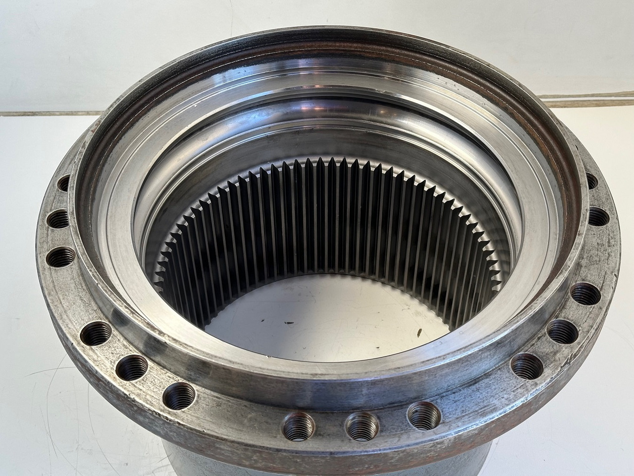 Liebherr Innenrad ID-Nr.90206742. FAT350P126 - FAT350P138. LOS1926 - R920 - R922 - R924 - R925 - R926 - R930 T.#90206742.18.12# - Transmisioni përfundimtar për Ekskavator me zinxhirë: foto 3 Liebherr Innenrad ID-Nr.90206742. FAT350P126 - FAT350P138. LOS1926 - R920 - R922 - R924 - R925 - R926 - R930 T.#90206742.18.12# - Transmisioni përfundimtar për Ekskavator me zinxhirë: foto 3