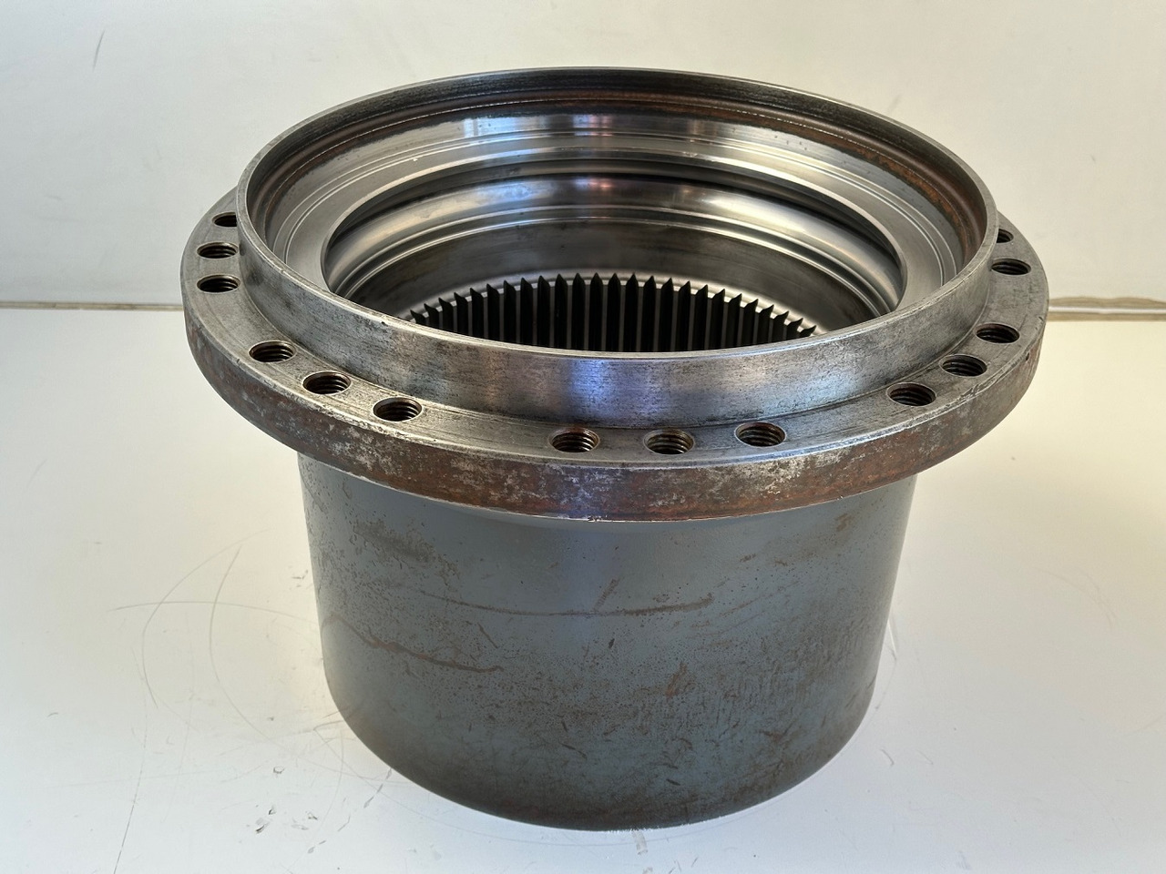 Liebherr Innenrad ID-Nr.90206742. FAT350P126 - FAT350P138. LOS1926 - R920 - R922 - R924 - R925 - R926 - R930 T.#90206742.18.12# - Transmisioni përfundimtar për Ekskavator me zinxhirë: foto 1 Liebherr Innenrad ID-Nr.90206742. FAT350P126 - FAT350P138. LOS1926 - R920 - R922 - R924 - R925 - R926 - R930 T.#90206742.18.12# - Transmisioni përfundimtar për Ekskavator me zinxhirë: foto 1