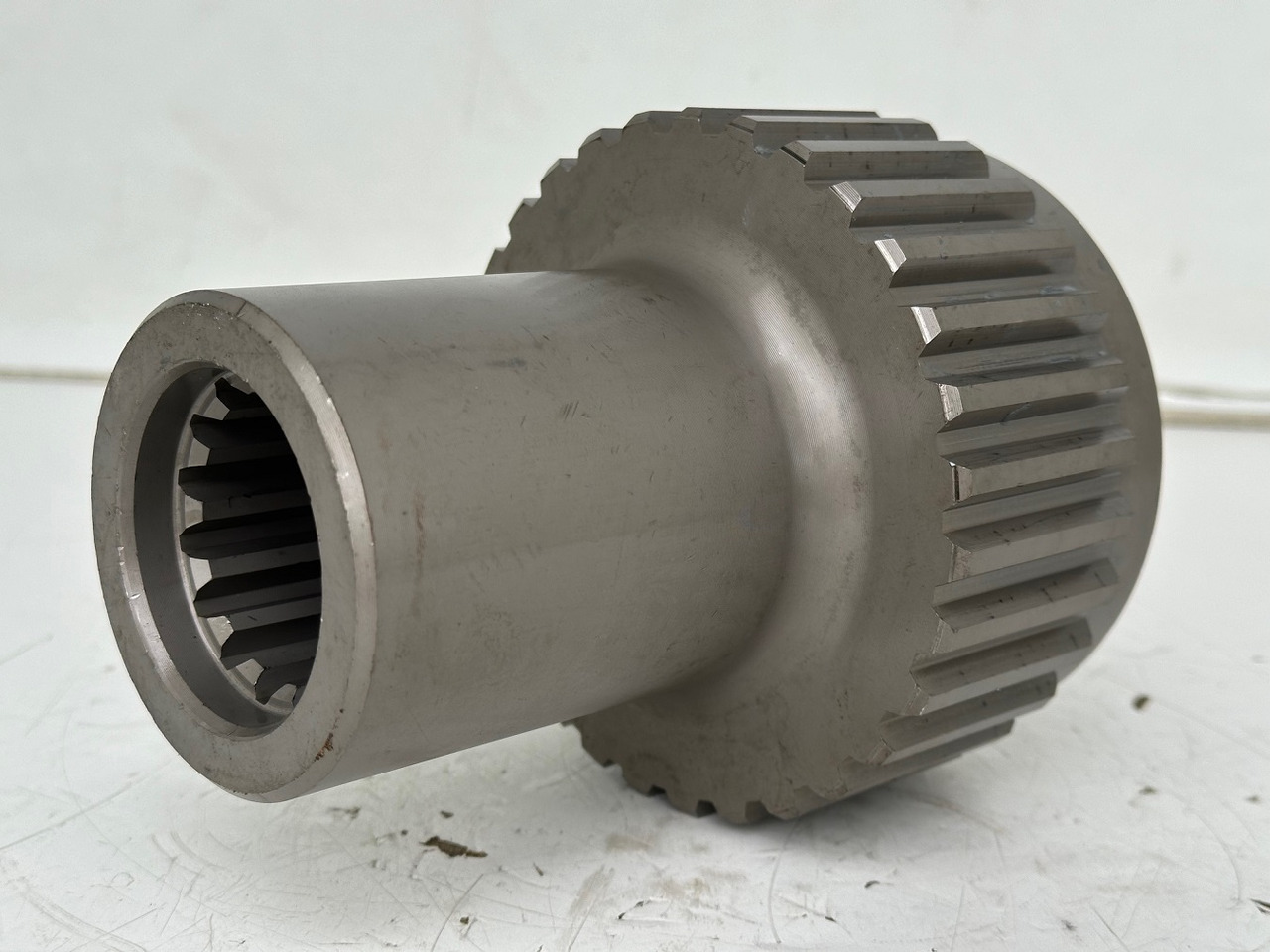 Liebherr Lamellenträger ID-Nr.90218052. FAT500F522, FAT500F528, FAT500F529, FAT500F559. PR73605, PR7363, PR7364. #90218052.02# - Pjesë nënkarrocerie për Makineri ndërtimi: foto 3 Liebherr Lamellenträger ID-Nr.90218052. FAT500F522, FAT500F528, FAT500F529, FAT500F559. PR73605, PR7363, PR7364. #90218052.02# - Pjesë nënkarrocerie për Makineri ndërtimi: foto 3