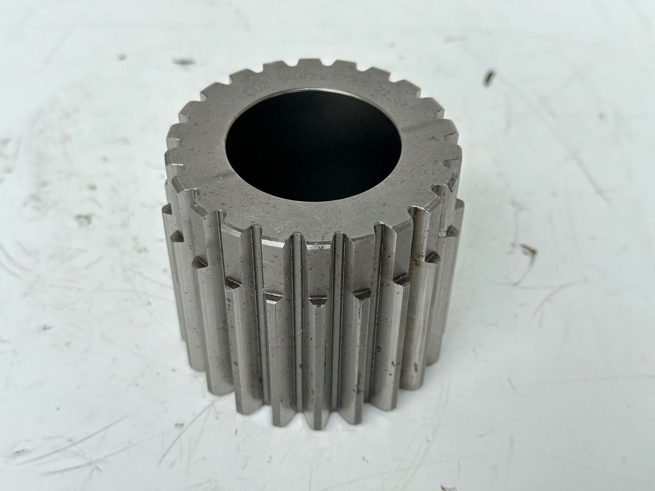 Liebherr Sonnenrad ID-Nr.9442837. FAT350 - FAT350P022 - FAT350P032 - FAT350P059 - FAT350P062 - FAT350P068 - FAT350P079. LH22, LOS103, ER912, LOS914, LOS924 COMP, R313, R317, R900, R902, R904, R912, - Kutia e marsheve për Ekskavator me zinxhirë: foto 1 Liebherr Sonnenrad ID-Nr.9442837. FAT350 - FAT350P022 - FAT350P032 - FAT350P059 - FAT350P062 - FAT350P068 - FAT350P079. LH22, LOS103, ER912, LOS914, LOS924 COMP, R313, R317, R900, R902, R904, R912, - Kutia e marsheve për Ekskavator me zinxhirë: foto 1