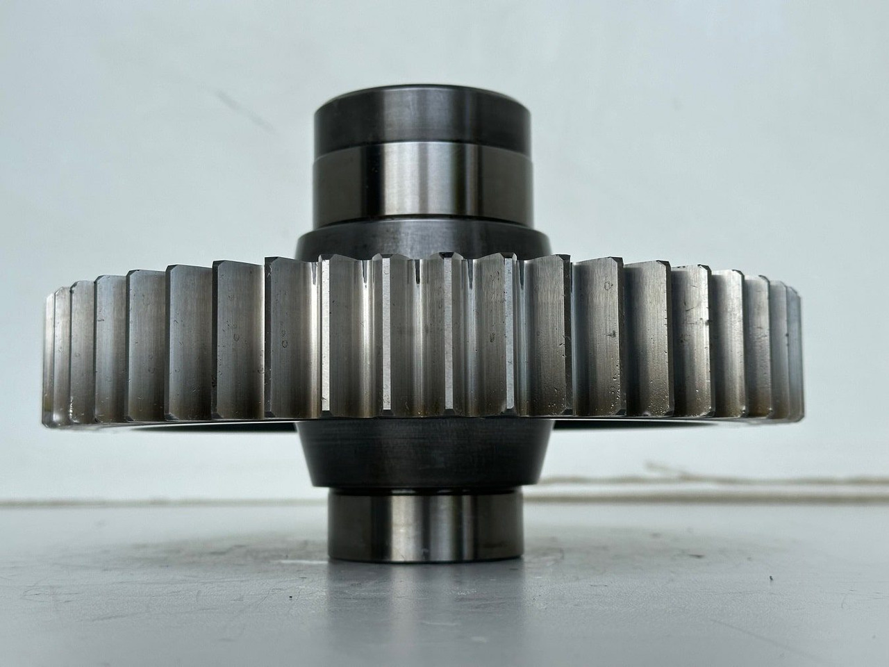 Liebherr Stirnrad ID-Nr.10135600. Pumpenverteilergetriebe Typ:PVG450 C 468. PR776-1296. #10135600.02# - Transmisioni për Makineri ndërtimi: foto 3 Liebherr Stirnrad ID-Nr.10135600. Pumpenverteilergetriebe Typ:PVG450 C 468. PR776-1296. #10135600.02# - Transmisioni për Makineri ndërtimi: foto 3