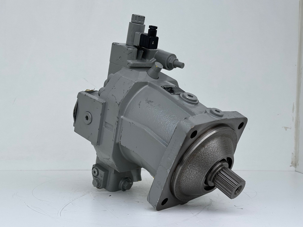 Liebherr Verstellmotor ID-Nr.510240108 - Hydromatik Rexroth Axialkolben-Verstellmotor Typ:A6VM140EP2D/63W-VZB017HB. #24338070# - Motori hidraulik për Vinç me zinxhir: foto 2 Liebherr Verstellmotor ID-Nr.510240108 - Hydromatik Rexroth Axialkolben-Verstellmotor Typ:A6VM140EP2D/63W-VZB017HB. #24338070# - Motori hidraulik për Vinç me zinxhir: foto 2