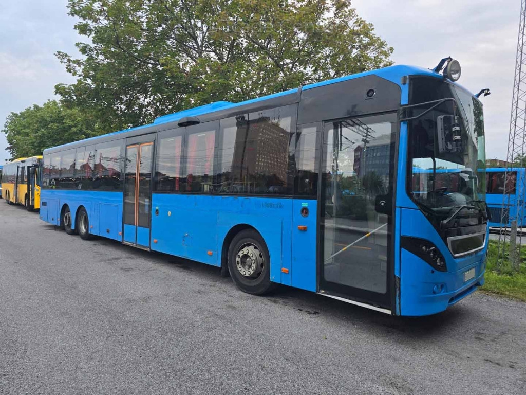 VOLVO 8500 with 8900 front B12B - Autobus suburban: foto 1 VOLVO 8500 with 8900 front B12B - Autobus suburban: foto 1