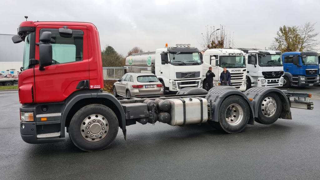 Scania P 400 6x2 RECHTSLENKER(Nr. 5018) - Kamion kabinë-shasi: foto 3 Scania P 400 6x2 RECHTSLENKER(Nr. 5018) - Kamion kabinë-shasi: foto 3