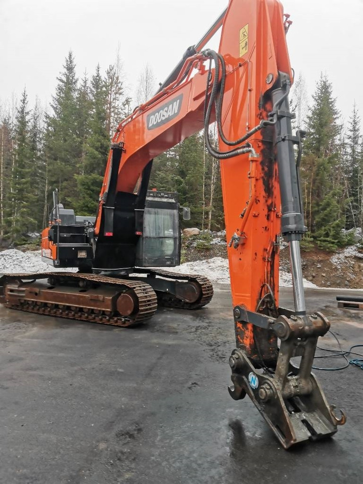 Doosan DX 300 LC-5 - Ekskavator me zinxhirë: foto 4 Doosan DX 300 LC-5 - Ekskavator me zinxhirë: foto 4