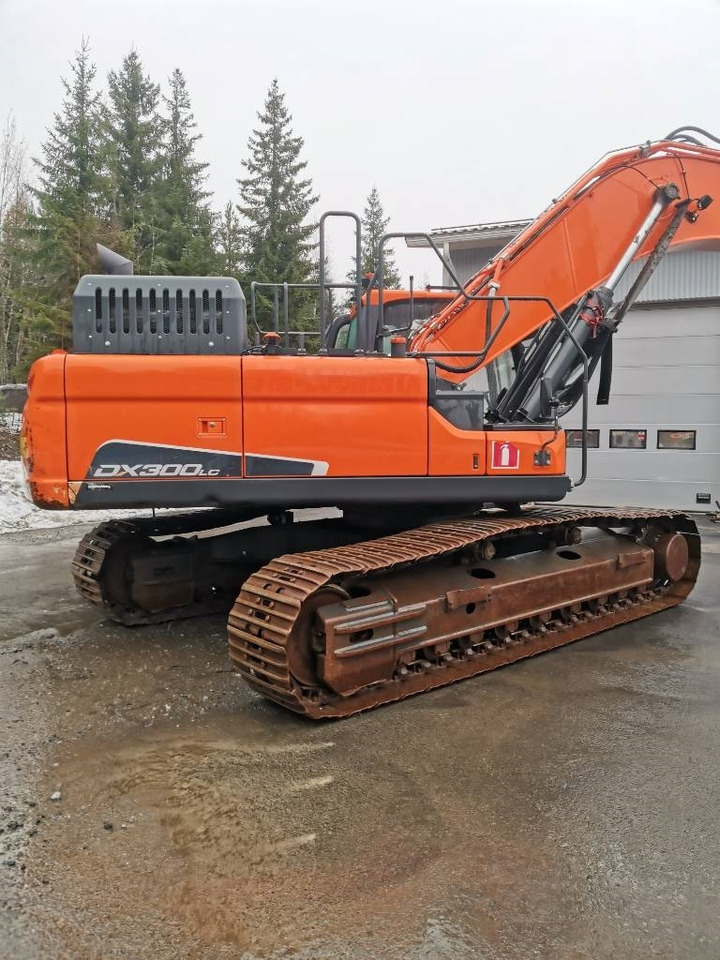 Doosan DX 300 LC-5 - Ekskavator me zinxhirë: foto 1 Doosan DX 300 LC-5 - Ekskavator me zinxhirë: foto 1
