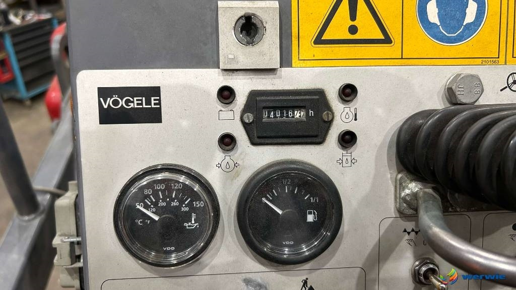 Vögele SUPER 800 / AB200TV (1,10 - 2,00 m) - Shtrues asfalti: foto 2 Vögele SUPER 800 / AB200TV (1,10 - 2,00 m) - Shtrues asfalti: foto 2