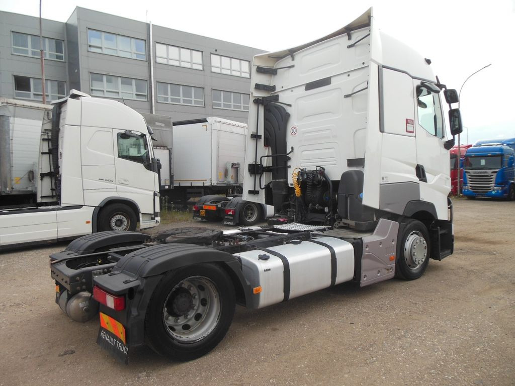 Renault T520 COMFORT, LOWDECK, TOP STAND Renault T520 COMFORT, LOWDECK, TOP STAND - Gjysmë-kamion: foto 3 Renault T520 COMFORT, LOWDECK, TOP STAND Renault T520 COMFORT, LOWDECK, TOP STAND - Gjysmë-kamion: foto 3