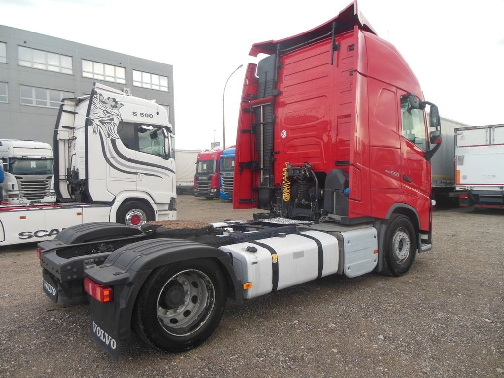Volvo FH 13/500, LOWDECK, GLOBE XL, I PARK COOL, TOP!! Volvo FH 13/500, LOWDECK, GLOBE XL, I PARK COOL, TOP!! - Gjysmë-kamion: foto 3 Volvo FH 13/500, LOWDECK, GLOBE XL, I PARK COOL, TOP!! Volvo FH 13/500, LOWDECK, GLOBE XL, I PARK COOL, TOP!! - Gjysmë-kamion: foto 3