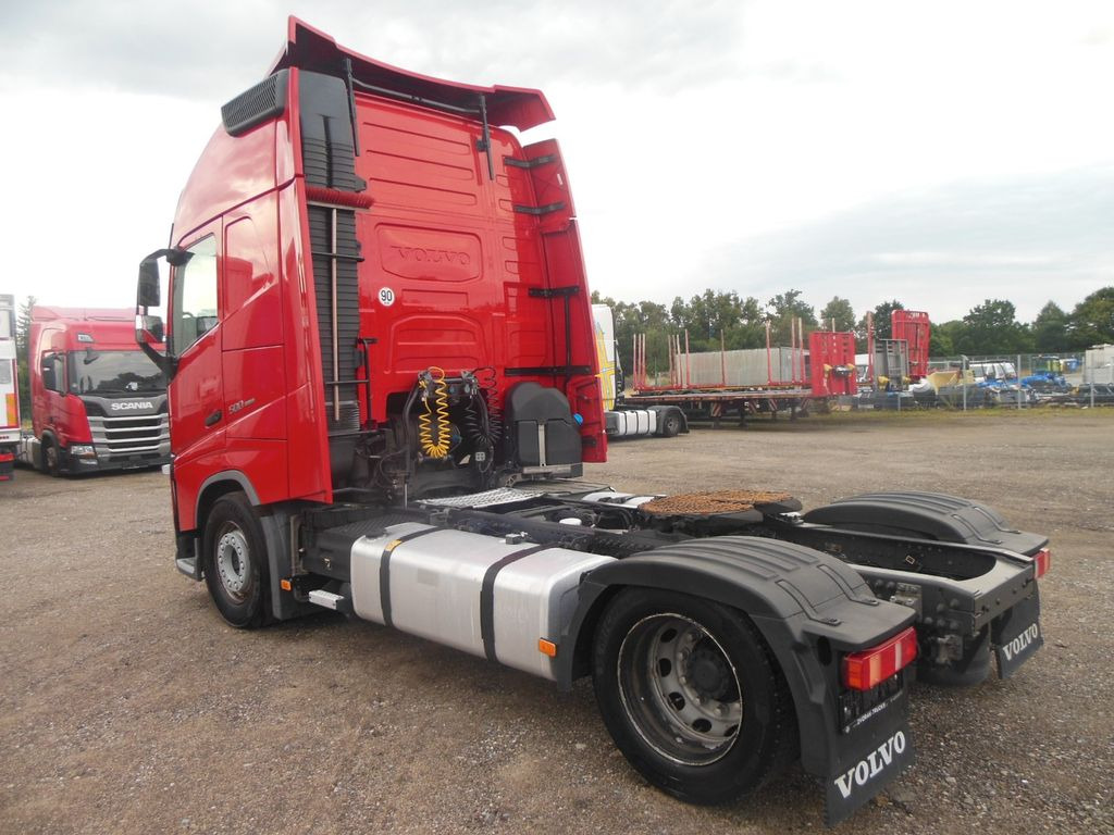 Volvo FH 13/500, LOWDECK, GLOBE XL, I PARK COOL, TOP!! Volvo FH 13/500, LOWDECK, GLOBE XL, I PARK COOL, TOP!! - Gjysmë-kamion: foto 4 Volvo FH 13/500, LOWDECK, GLOBE XL, I PARK COOL, TOP!! Volvo FH 13/500, LOWDECK, GLOBE XL, I PARK COOL, TOP!! - Gjysmë-kamion: foto 4